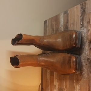 Steve Madden boots. Size 10 Brown